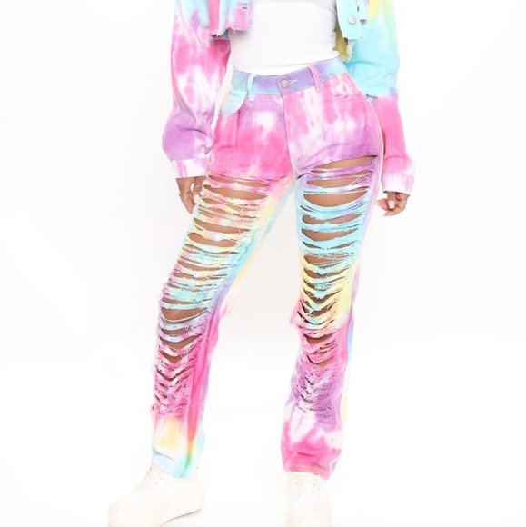 Fashionnova tie dye ripped jeans - Picture 2 of 3